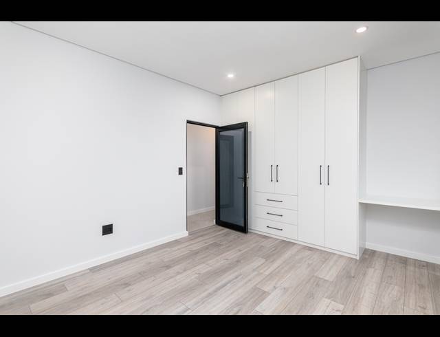 4 BEDROOM FREEHOLD FOR SALE IN SANDOWN